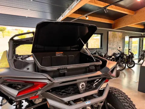 Maverick R XRS 2026 Inkl. Ausstattung – Bild 14