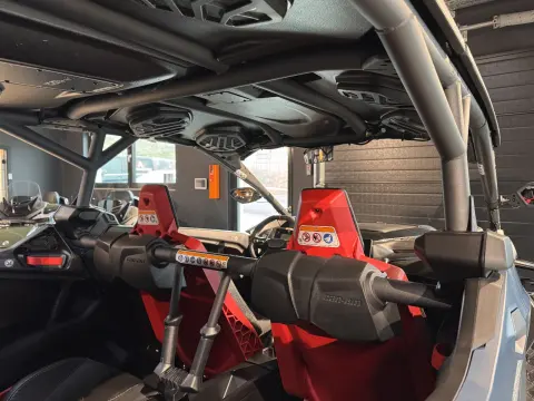 Maverick R MAX XRS SAS 2026 inkl. Ausstattung – Bild 14