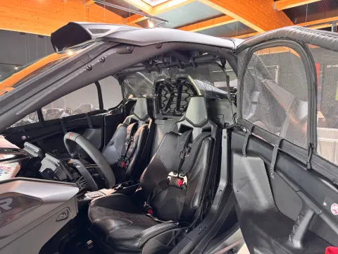 Maverick R XRS 2026 Inkl. Ausstattung – Bild 12