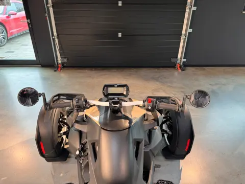 Ryker 900 ACE Rally 2026 Akrapovic 3J Garantie – Bild 14