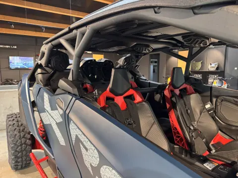 Maverick R MAX XRS SAS 2026 inkl. Ausstattung – Bild 12