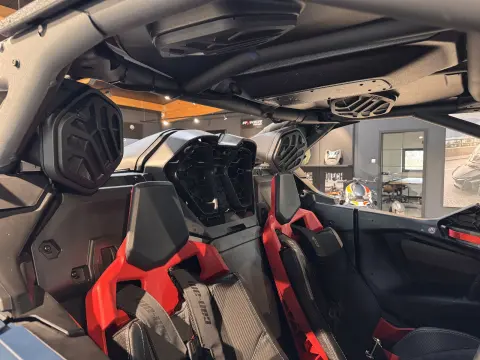 Maverick R MAX XRS SAS 2026 inkl. Ausstattung – Bild 15