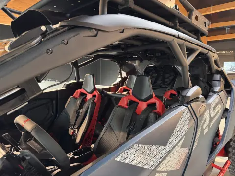 Maverick R MAX XRS 2026 SAS  inkl. Ausstattung – Bild 9